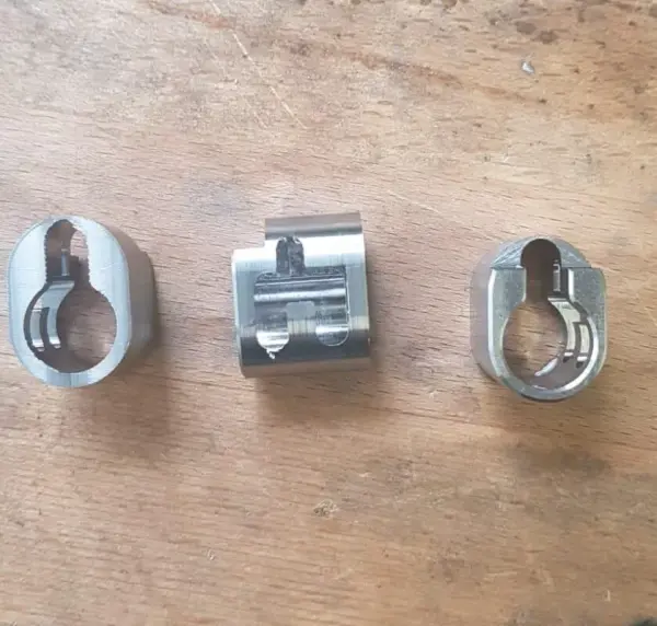 Schlosshalter Schwalbe Sitzbank für Simson KR51